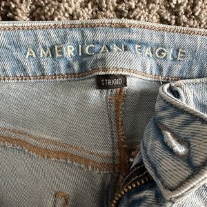 American Eagle Women’s mom jean